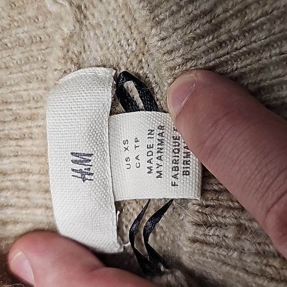 H&M XS tan and black striped sweater - Picture 6 of 7
